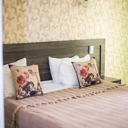 אלמטי Golden Palace Hotel מראה חיצוני תמונה