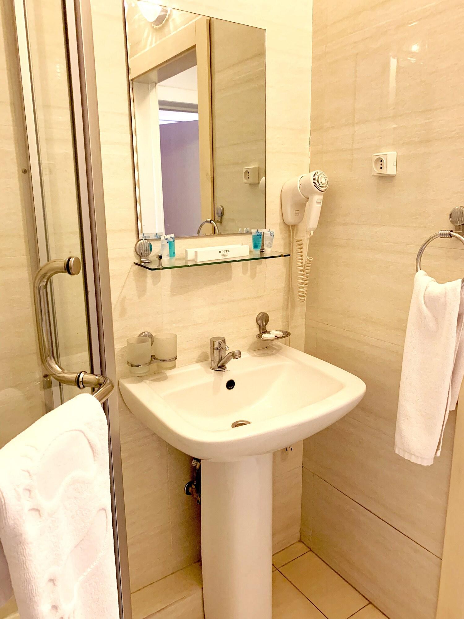 אלמטי Golden Palace Hotel מראה חיצוני תמונה