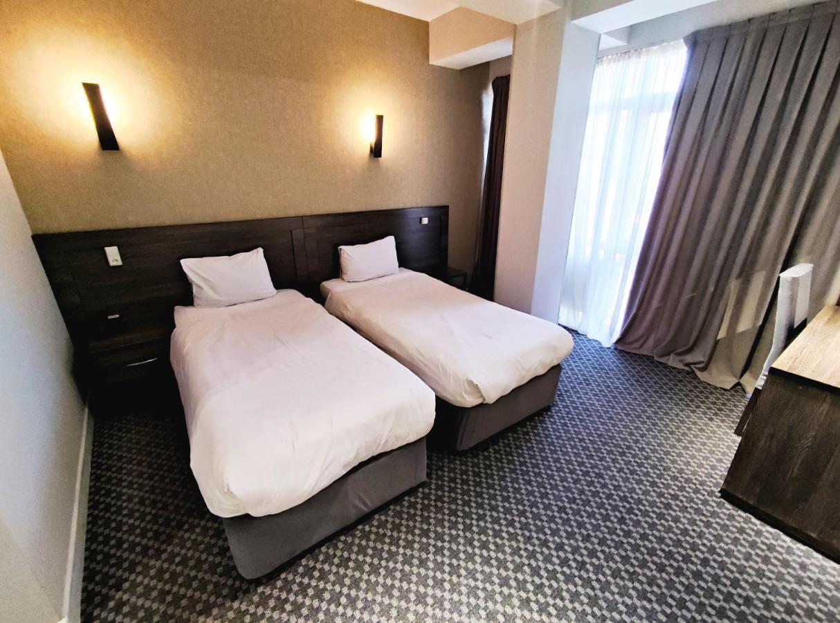 אלמטי Golden Palace Hotel מראה חיצוני תמונה