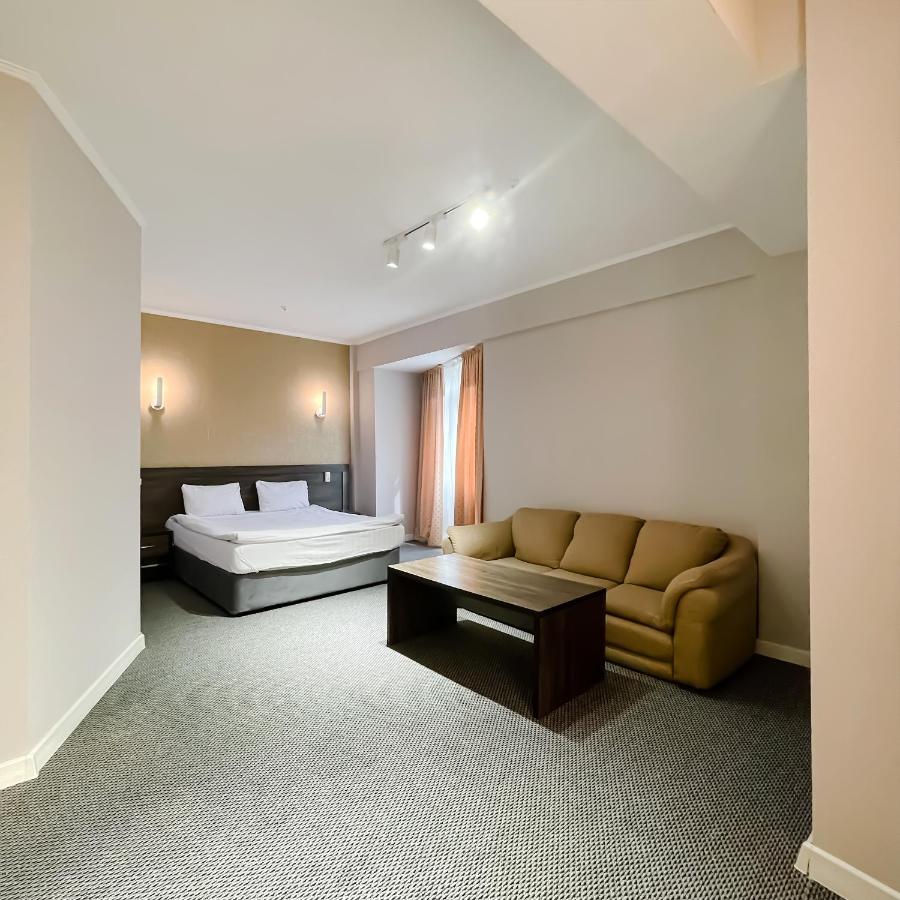 אלמטי Golden Palace Hotel מראה חיצוני תמונה
