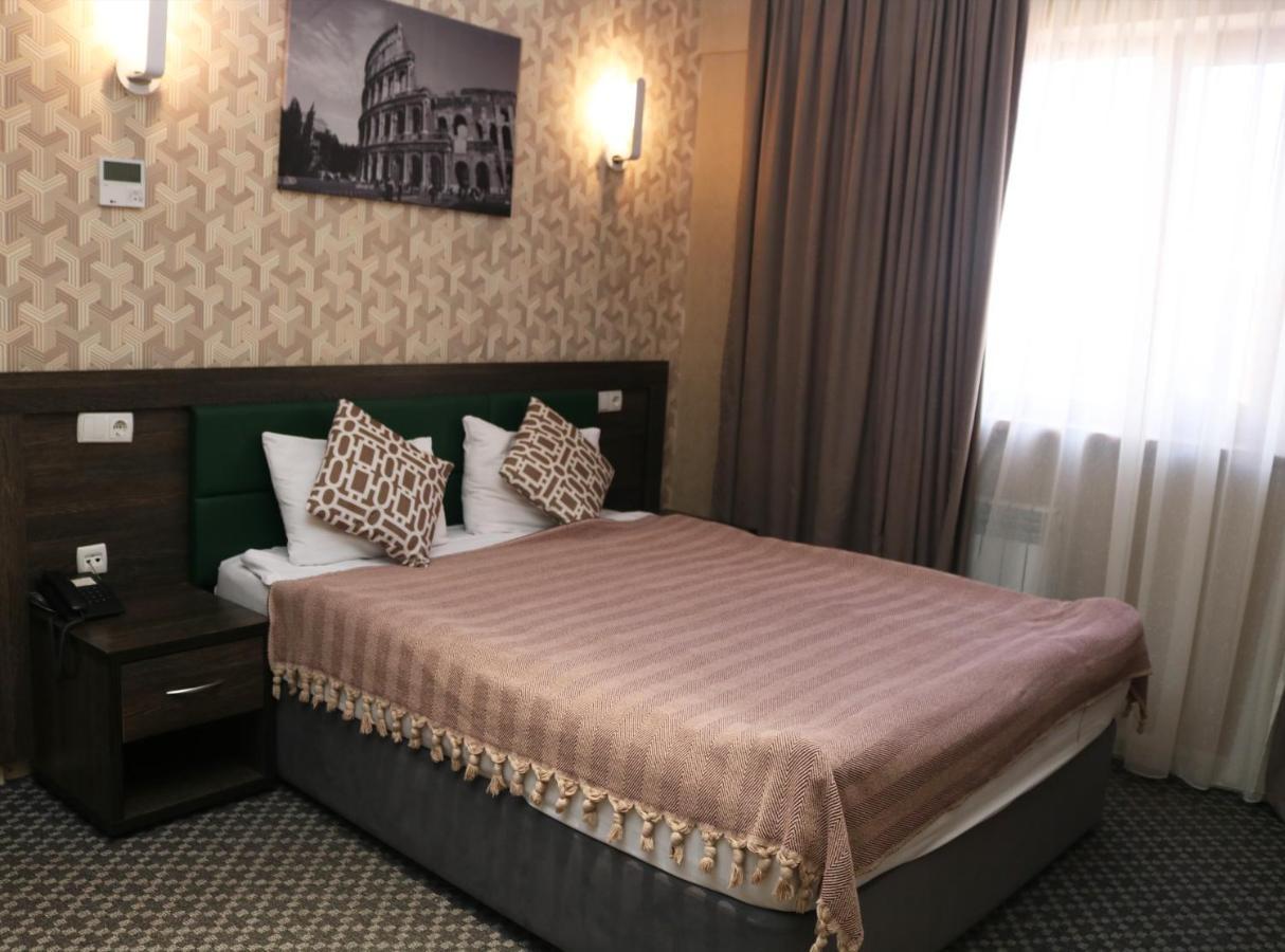 אלמטי Golden Palace Hotel מראה חיצוני תמונה