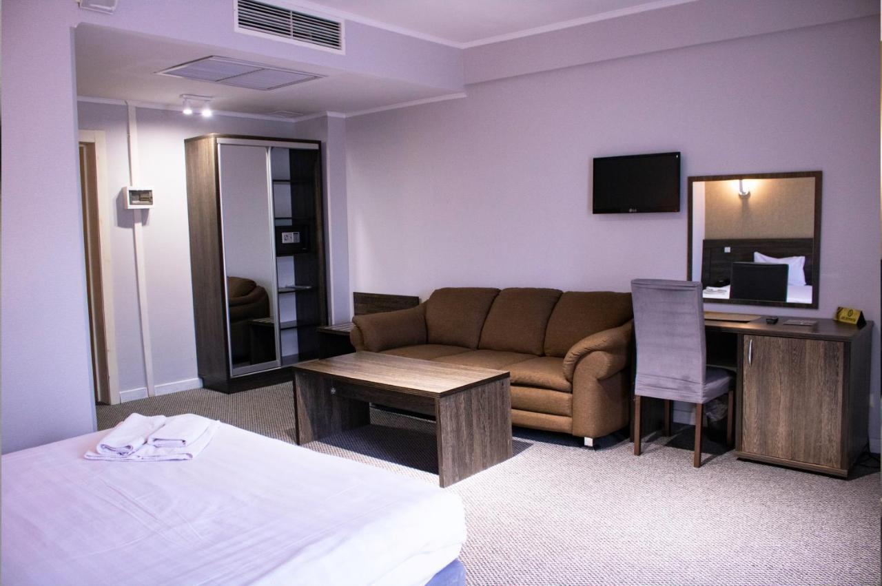 אלמטי Golden Palace Hotel מראה חיצוני תמונה