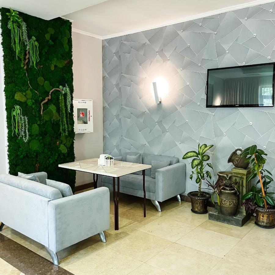 אלמטי Golden Palace Hotel מראה חיצוני תמונה