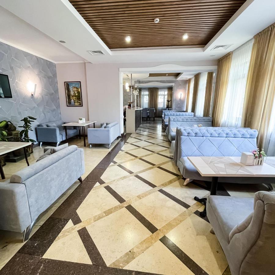 אלמטי Golden Palace Hotel מראה חיצוני תמונה