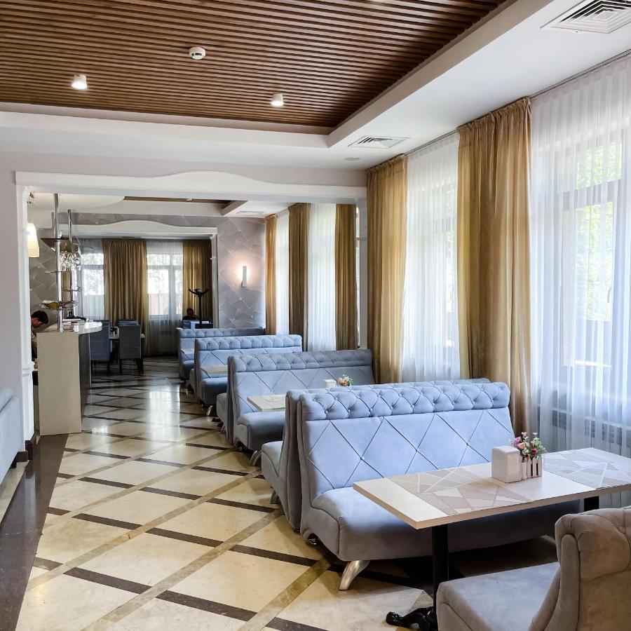 אלמטי Golden Palace Hotel מראה חיצוני תמונה