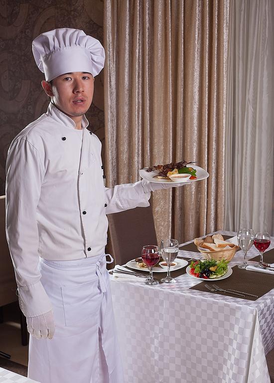 אלמטי Golden Palace Hotel מראה חיצוני תמונה