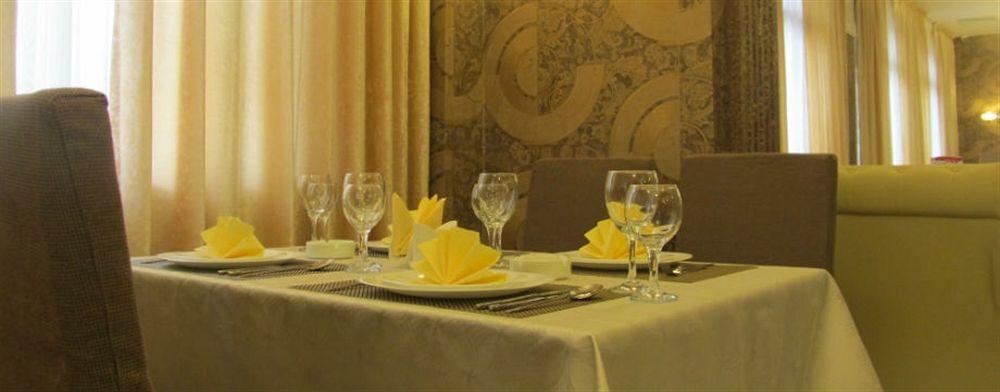 אלמטי Golden Palace Hotel מראה חיצוני תמונה