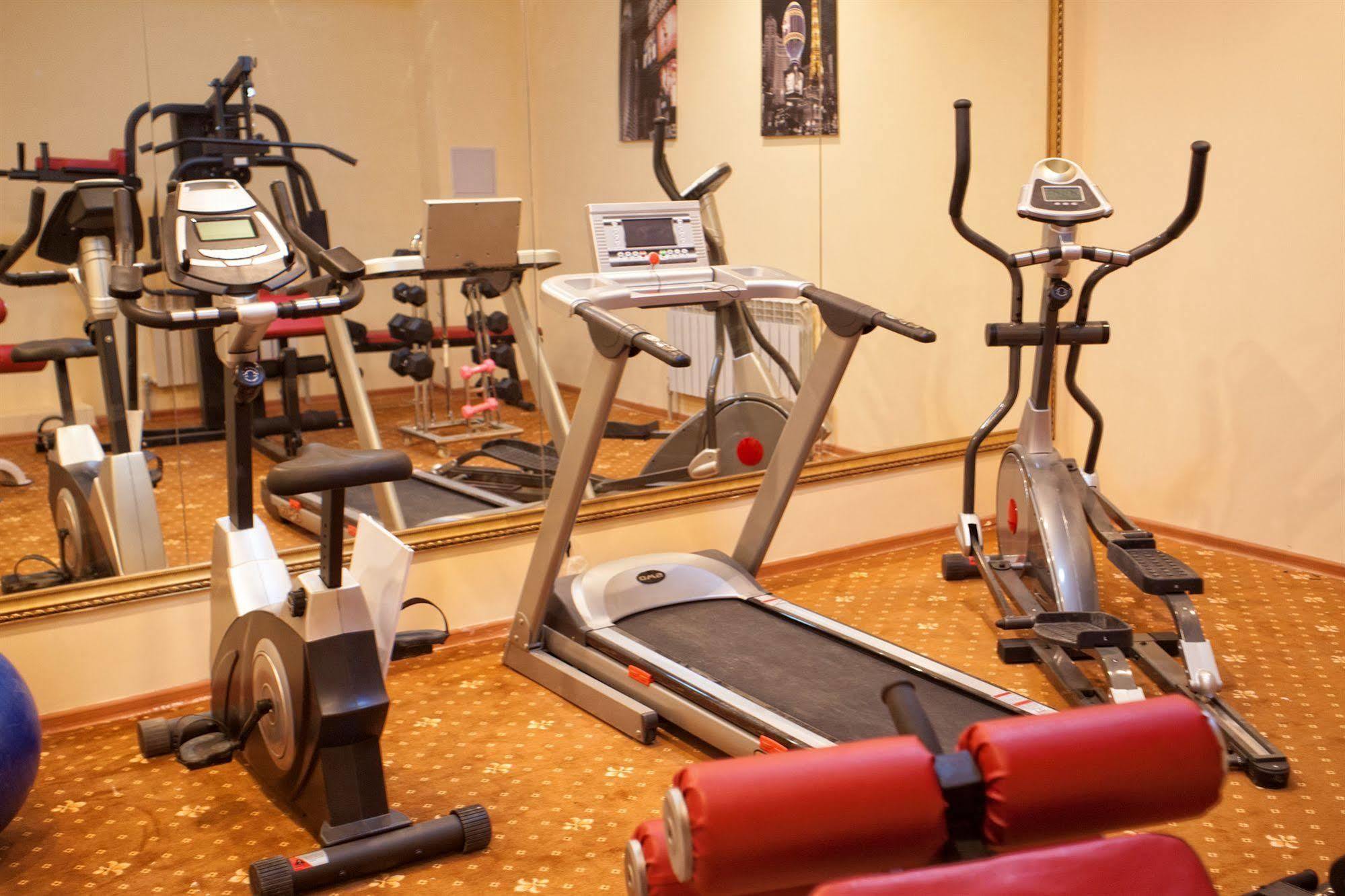 אלמטי Golden Palace Hotel מראה חיצוני תמונה