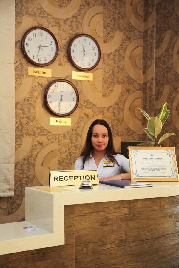 אלמטי Golden Palace Hotel מראה חיצוני תמונה