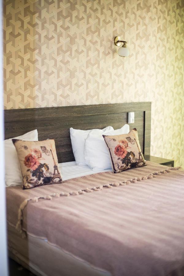 אלמטי Golden Palace Hotel מראה חיצוני תמונה